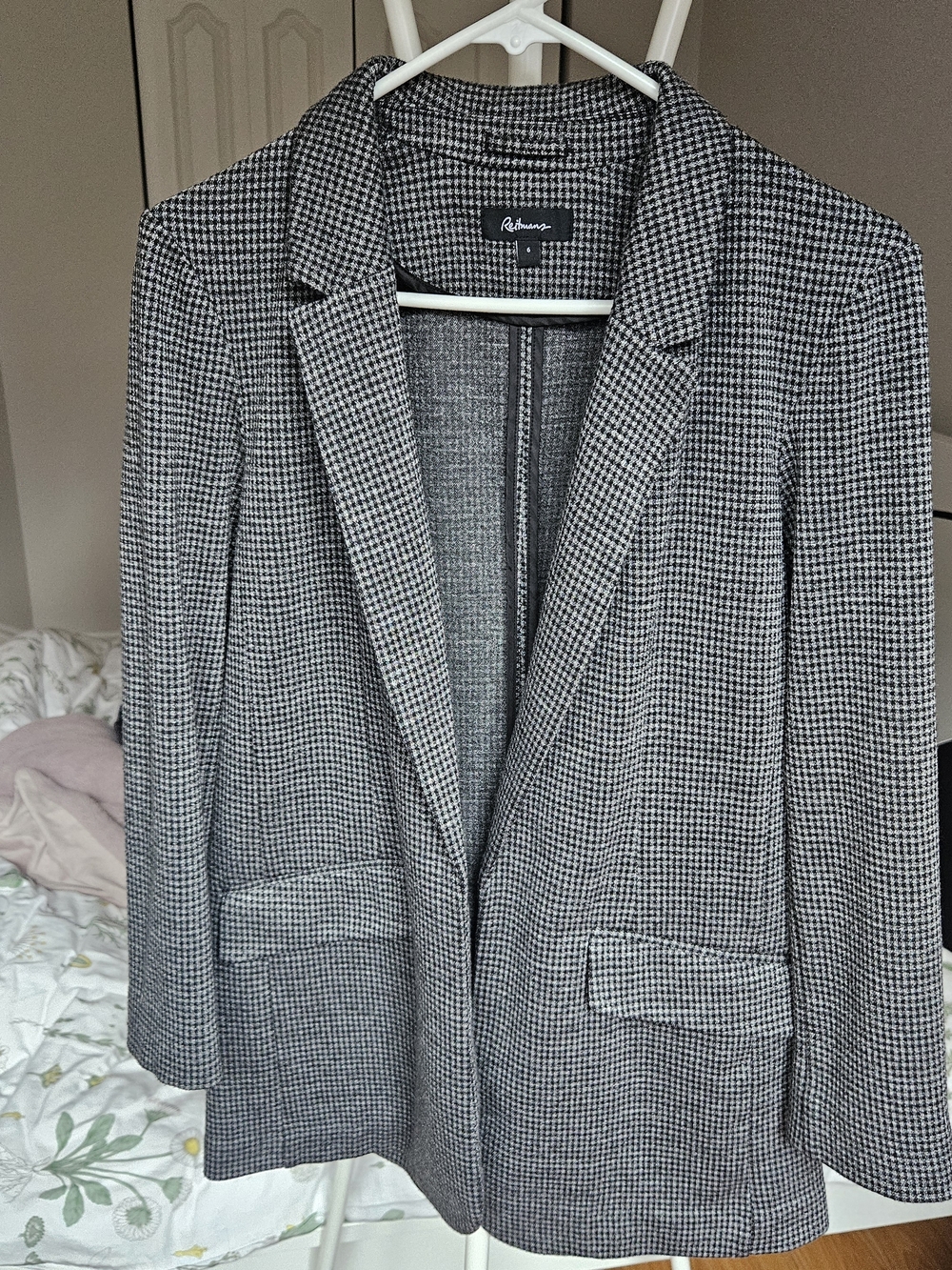 Reitmans Black and White Houndstooth Blazer - Size 6